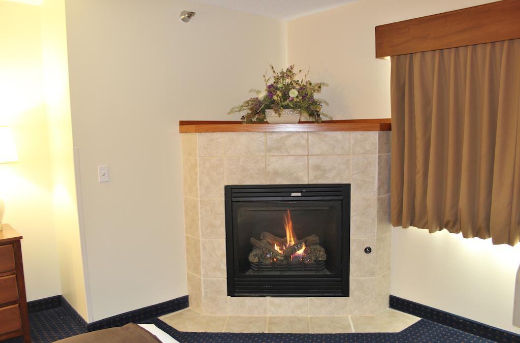 Americinn By Wyndham Cedar Rapids Airport Zewnętrze zdjęcie