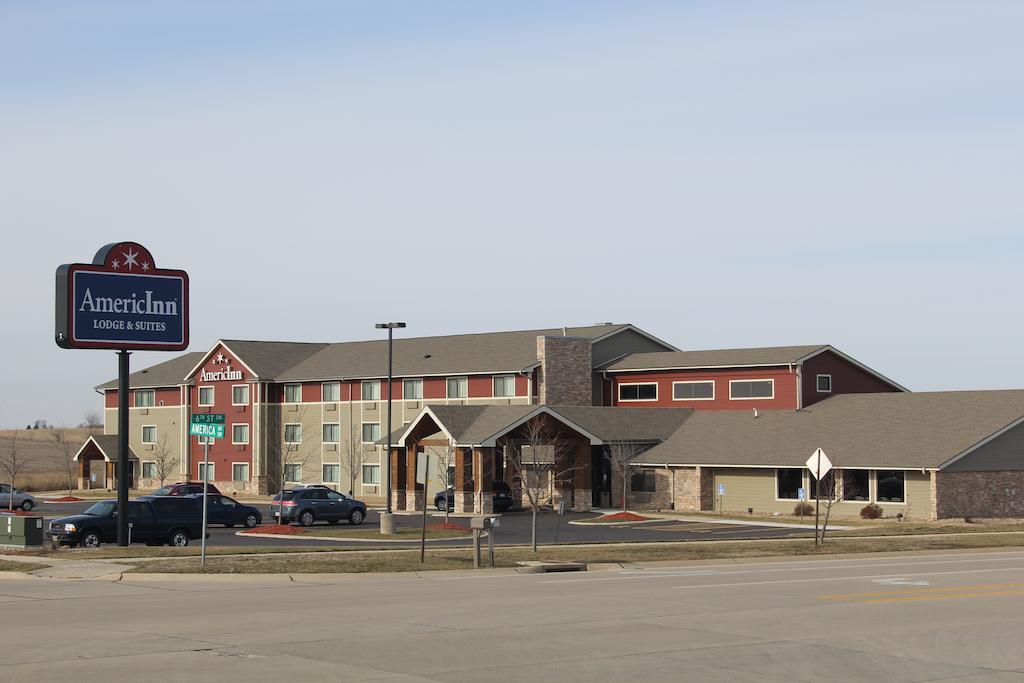 Americinn By Wyndham Cedar Rapids Airport Zewnętrze zdjęcie